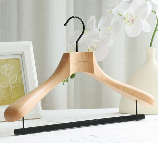 Understand in 5 Minutes: Why Luxury Retailers Choose Custom Wooden Hangers
