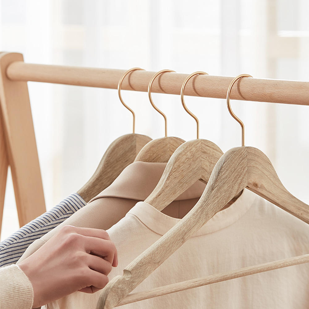 Top Quality Camphor Wooden Hanger with Trouser bar Anti-slip Notches