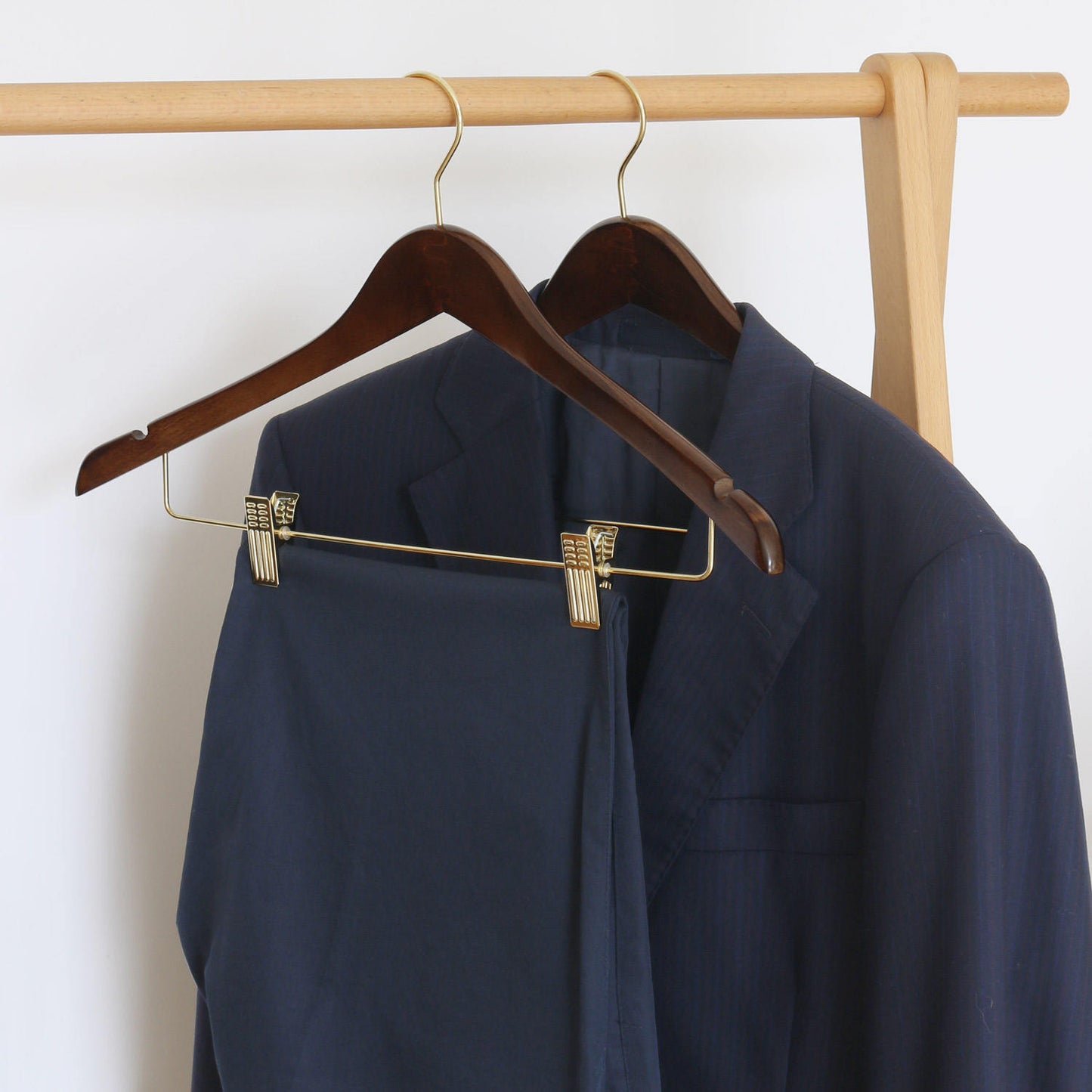 Wooden hangers wooden pants hangers with gold clips