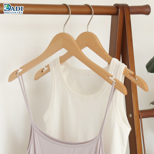 Beechwood top hanger with anti-slip notches