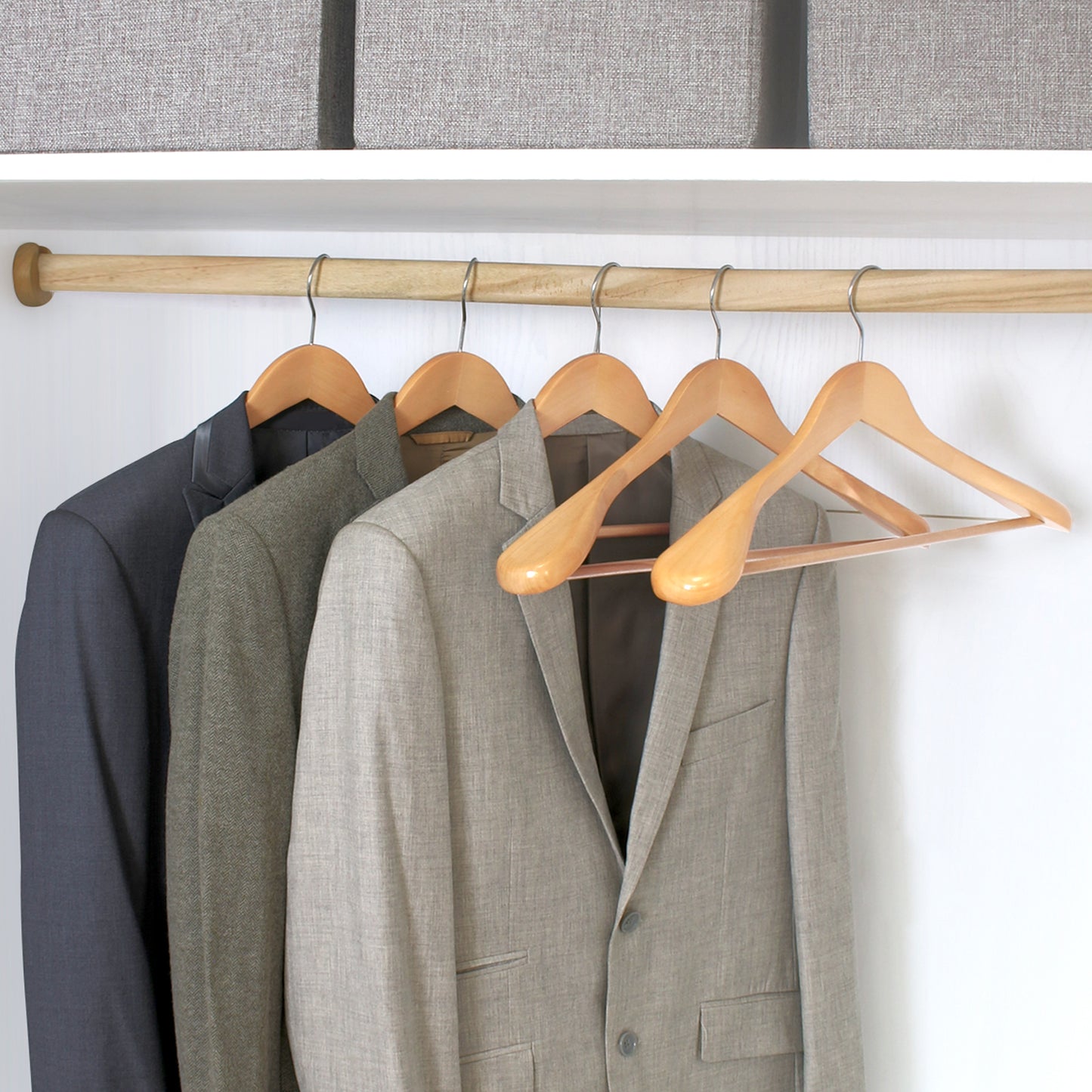 Luxury Extra Wide Shoulder Wooden Coat Hanger With Bar