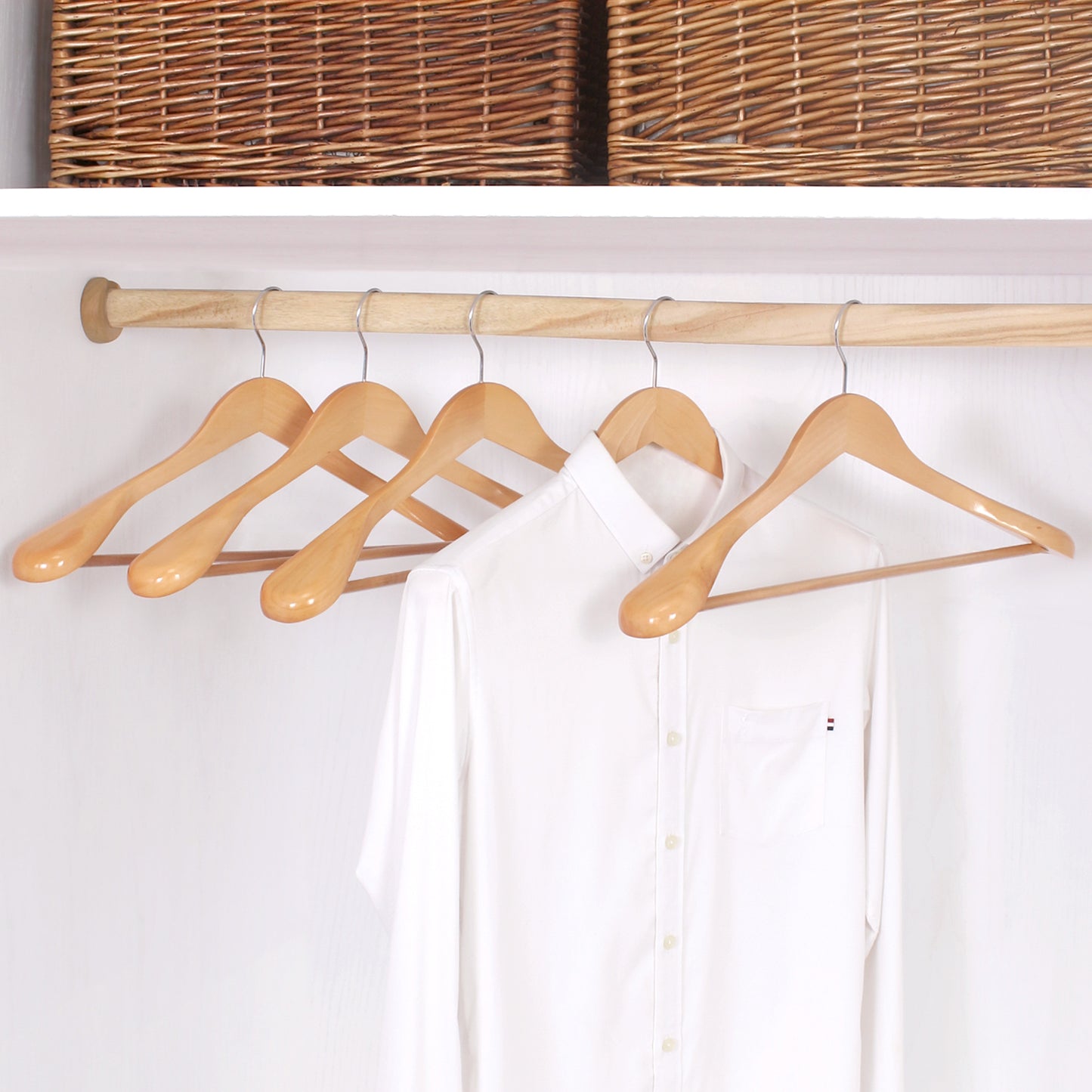 Luxury Extra Wide Shoulder Wooden Coat Hanger With Bar
