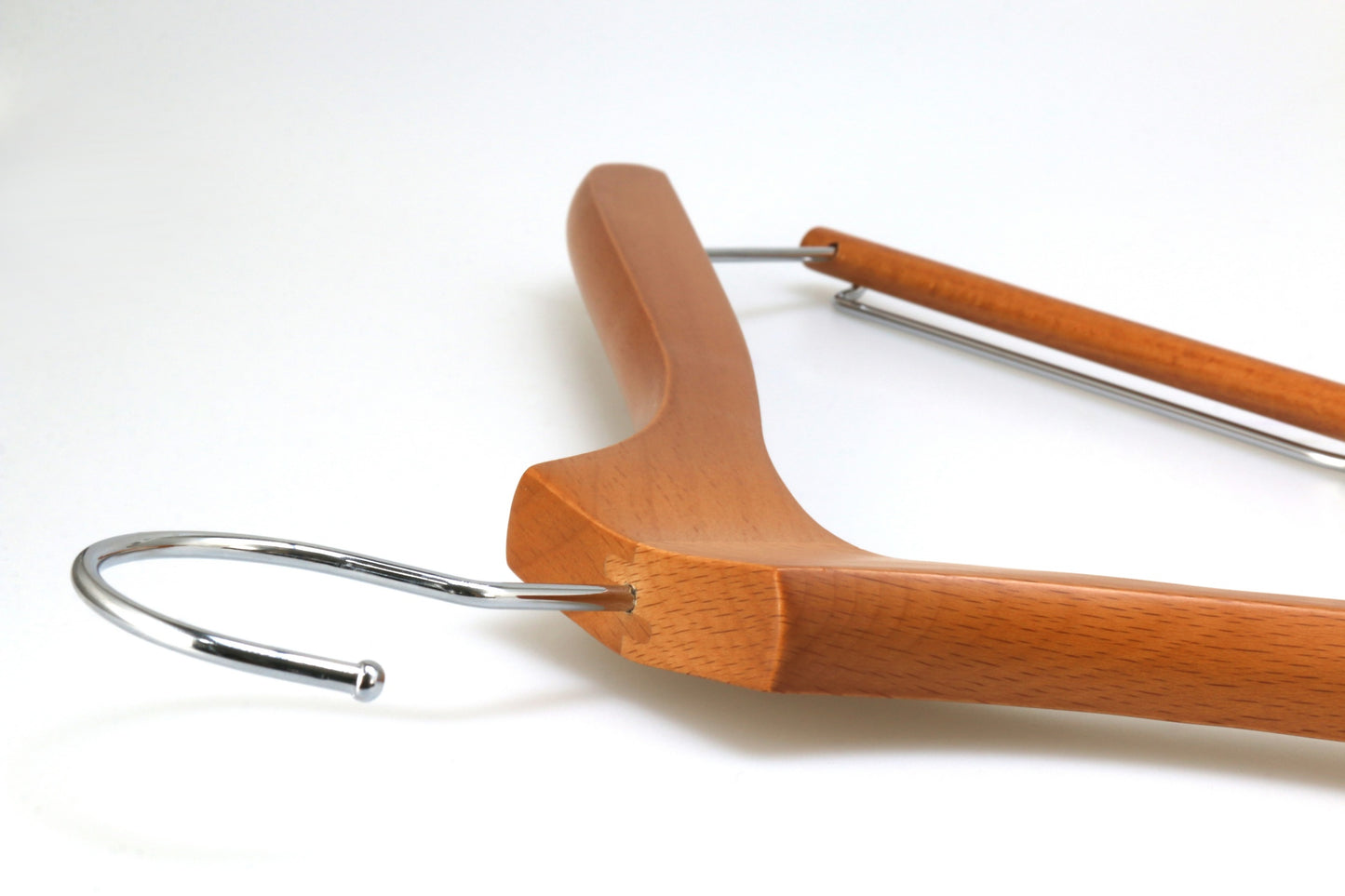 布のための注文の高級ブランドの木製のスーツのハンガーの木