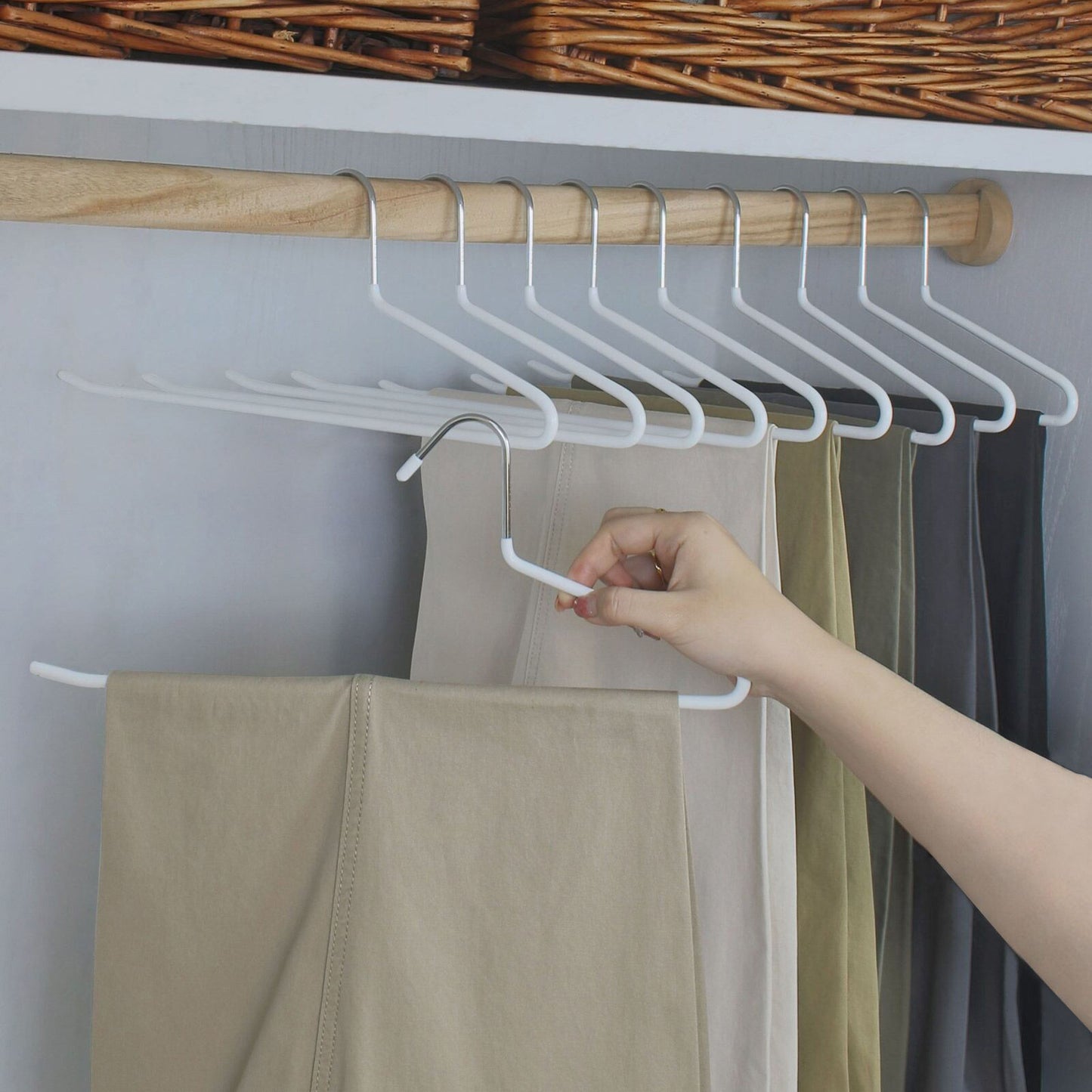 PVC Coated Metal Hanger with Single Rod