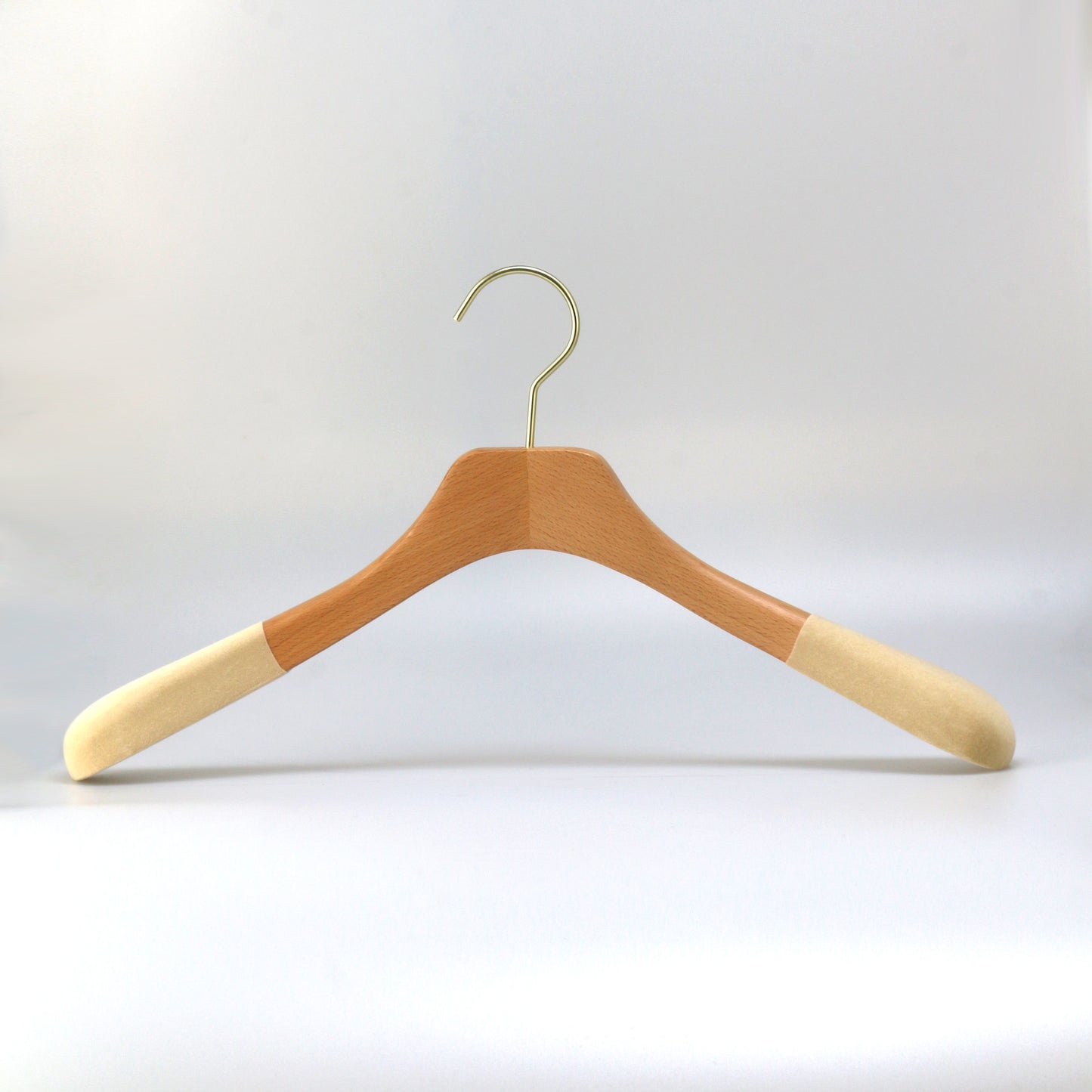 Beech Wood Hanger With Non-slip flocked Sholder For Man