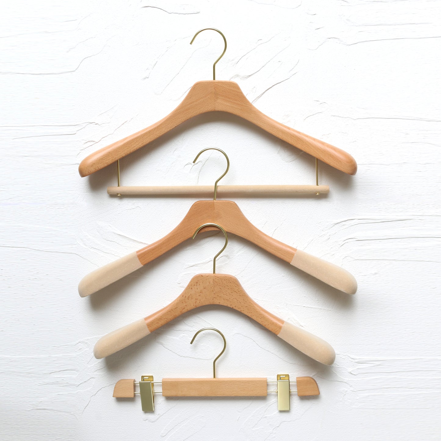 Beech Wood Hanger With Non-slip flocked Sholder For Man