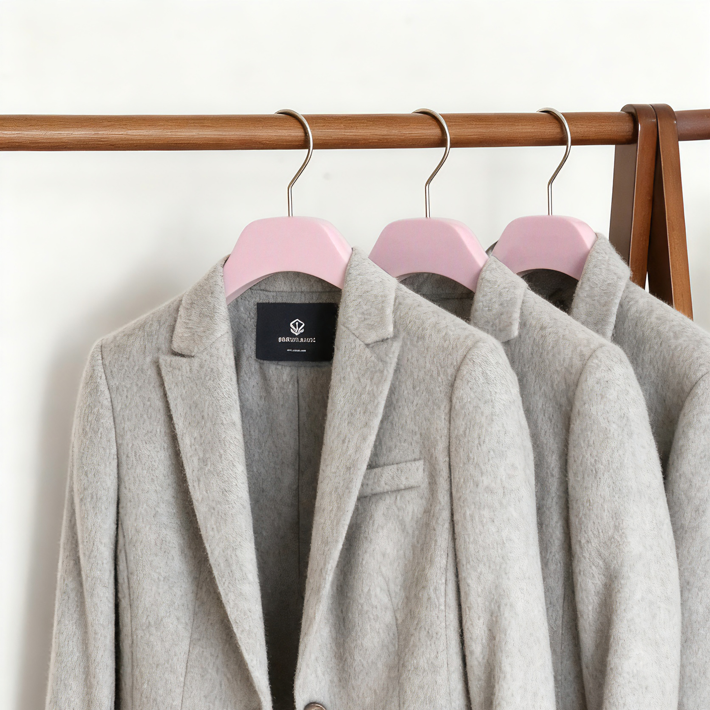 布のための注文の高級ブランドの木製のスーツのハンガーの木